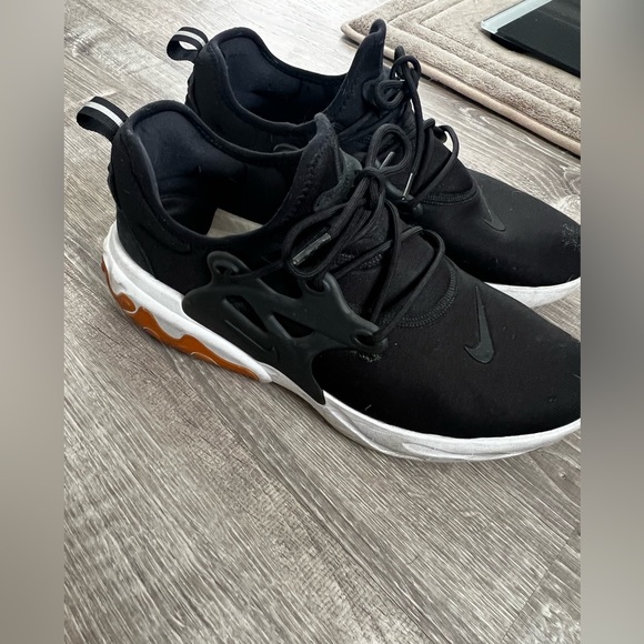 Mens BLACK NIKE REACT SIZE 12 - Picture 2 of 7